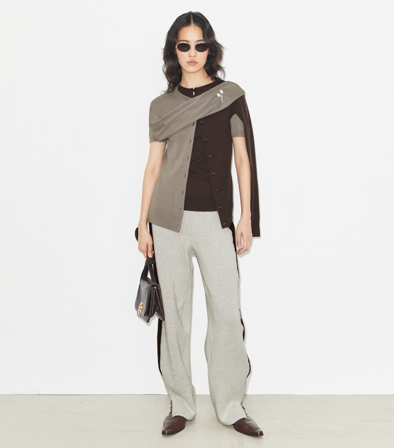 Tory Burch designer strickware Wollcardigan mit Brosche in Light Gray / Dark Brown front