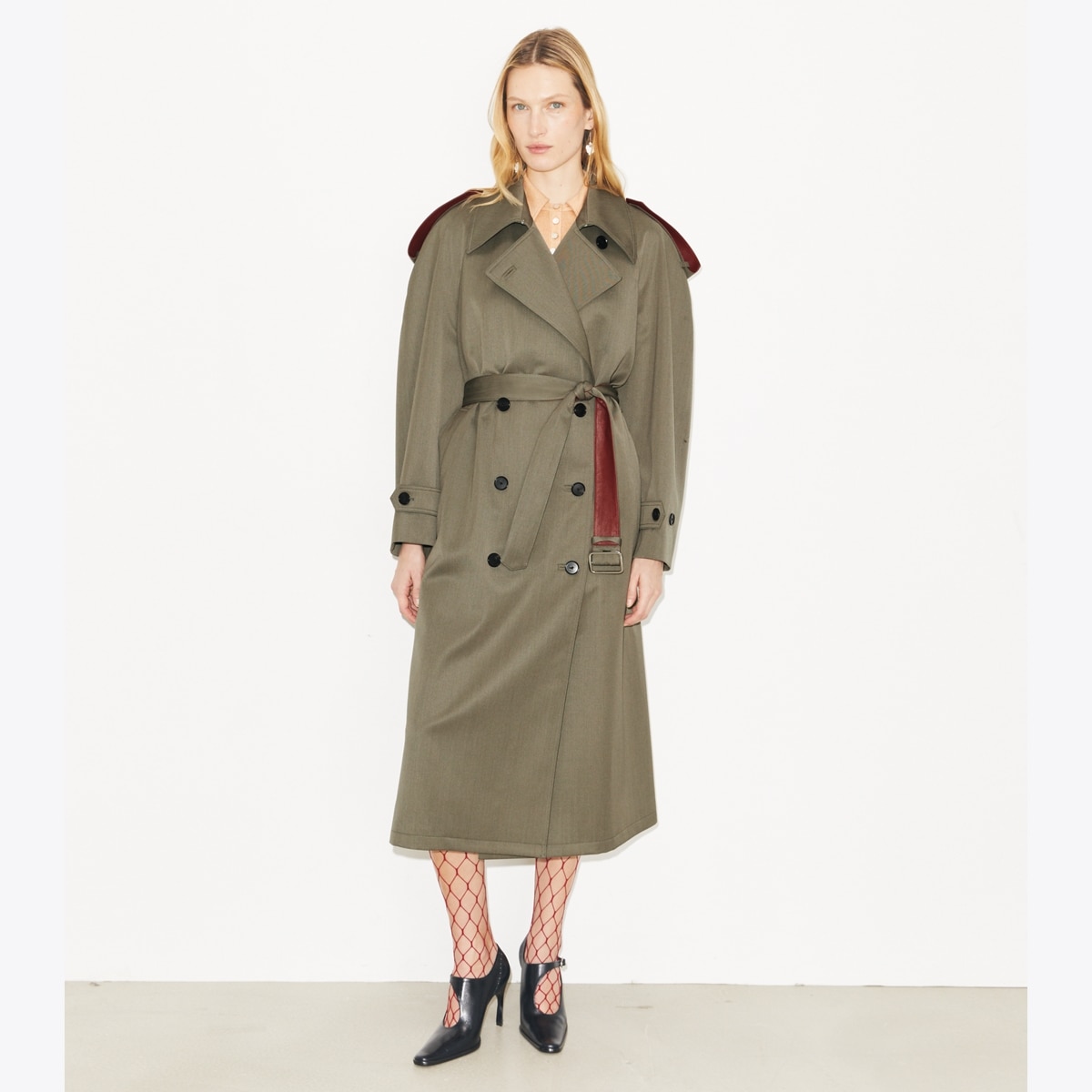 TORY BURCH ロングコート サイズ2 wool-trench-coat-on-model-