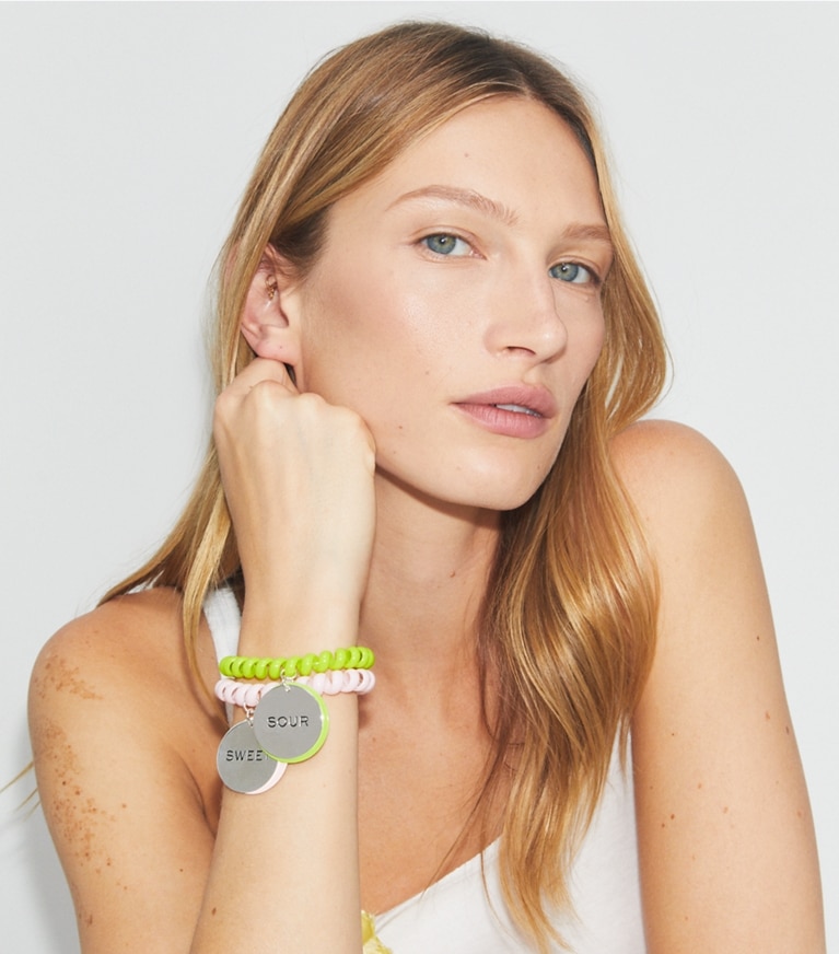 Tory Burch designer armbänder x BonBon Locker Room Armband in Cotton Candy front