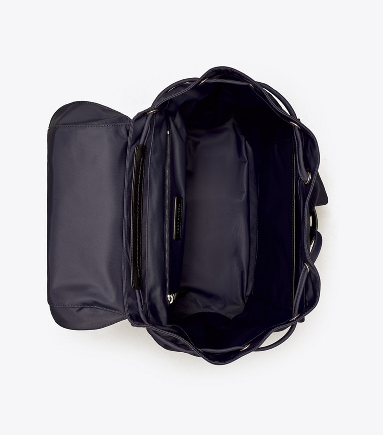 Tory Burch designer zaino Zaino in nylon con pattina in Royal Navy angle