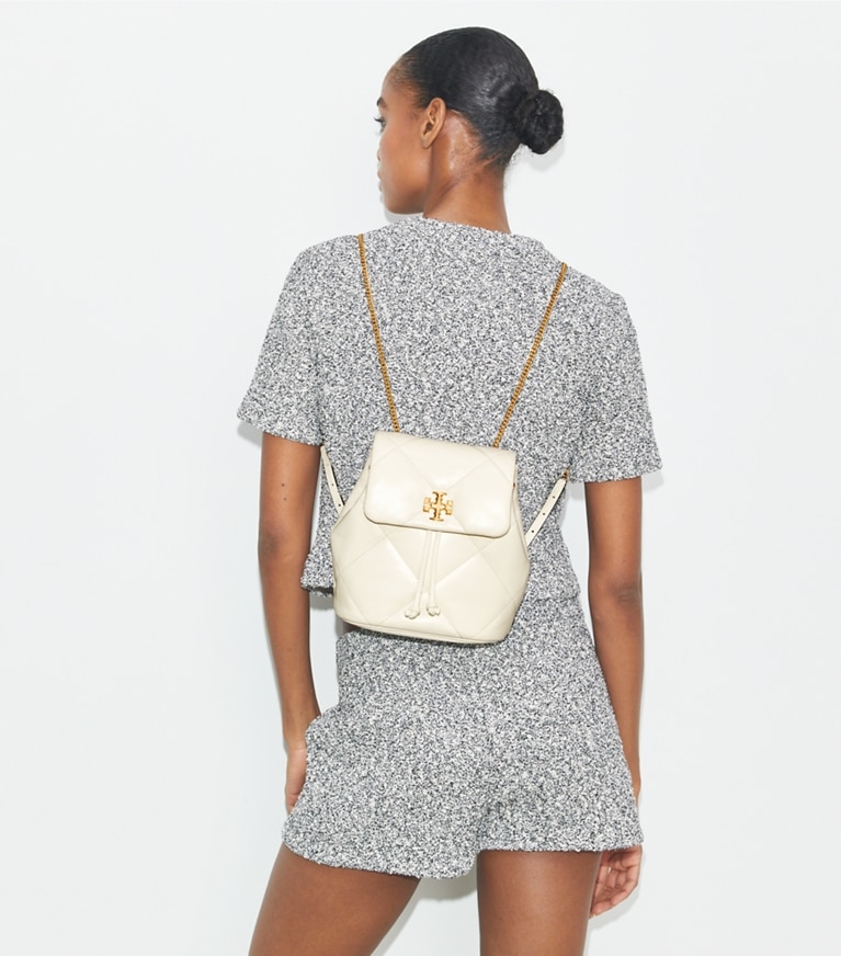 Tory Burch designer zaino Zaino mini Kira con trapuntatura a diamante in Warm White angle
