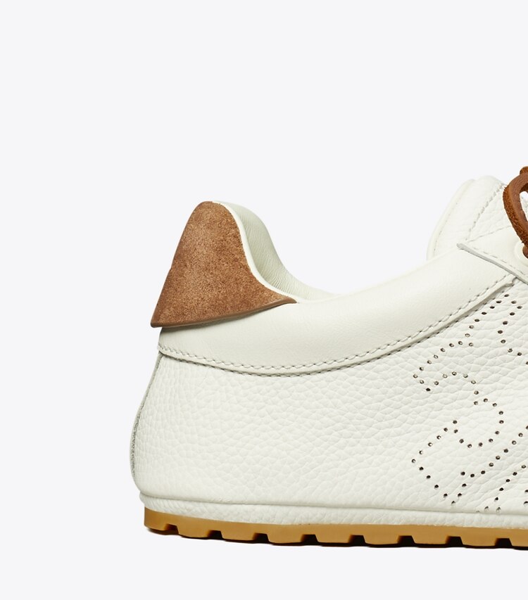 Tory Burch diseñador zapatillas Zapatilla Field en CREAM / WHITE MOCHA / GINGERBREAD BROWN detalle