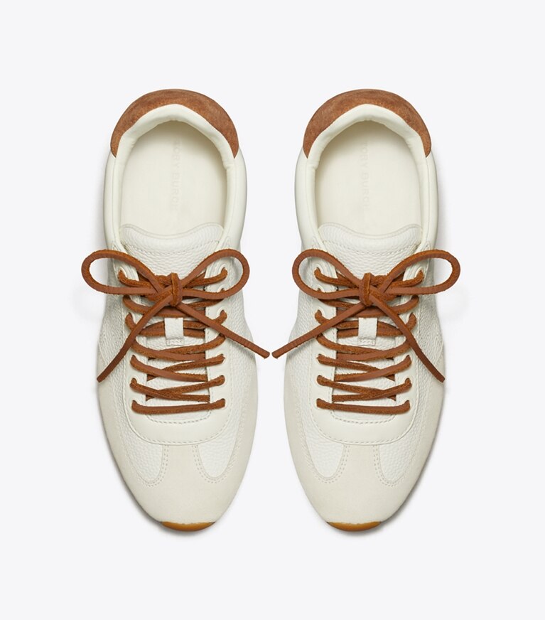 Tory Burch diseñador zapatillas Zapatilla Field en CREAM / WHITE MOCHA / GINGERBREAD BROWN vista superior