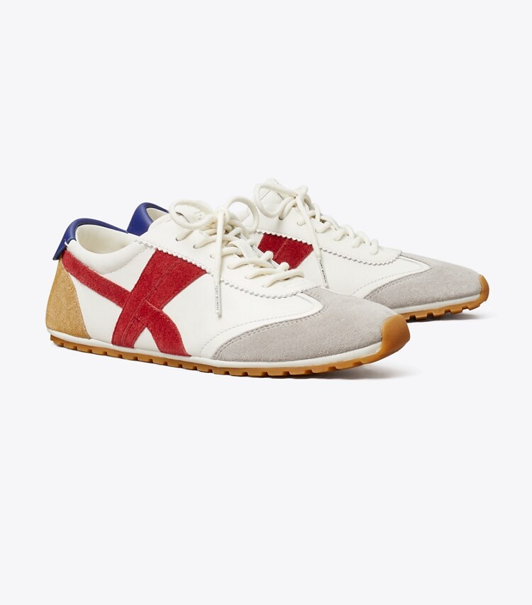 Tory Burch diseñador zapatillas Zapatilla Hank Field en CREAM / TORY RED / GRAY ángulo