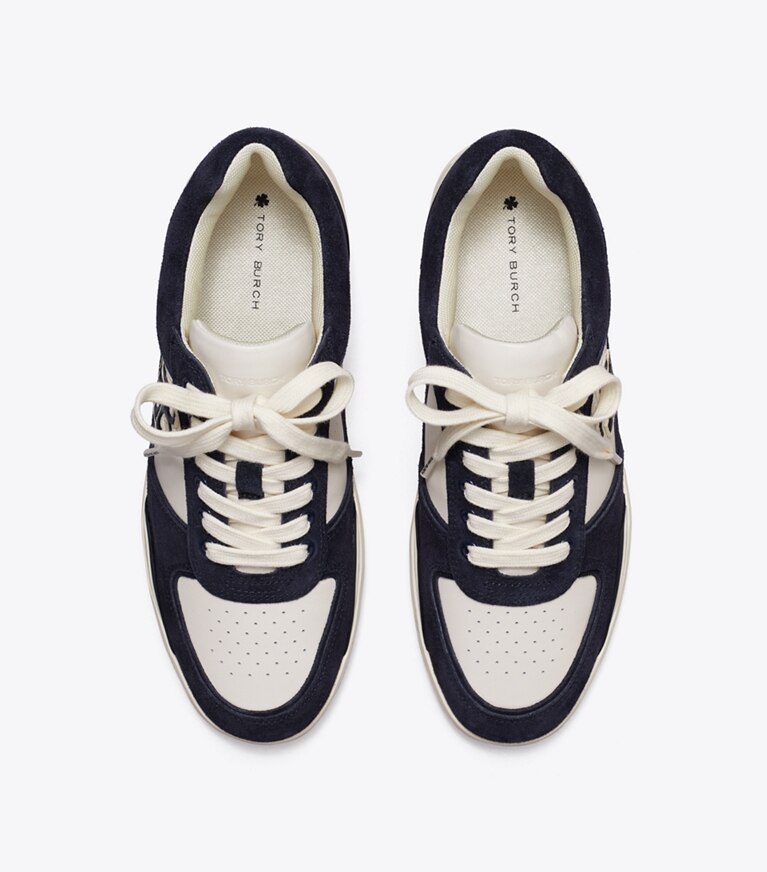 Tory Burch diseñador zapatillas Zapatillas Clover Court en NEW IVORY / NEW NAVY / NEW NAVY vista superior