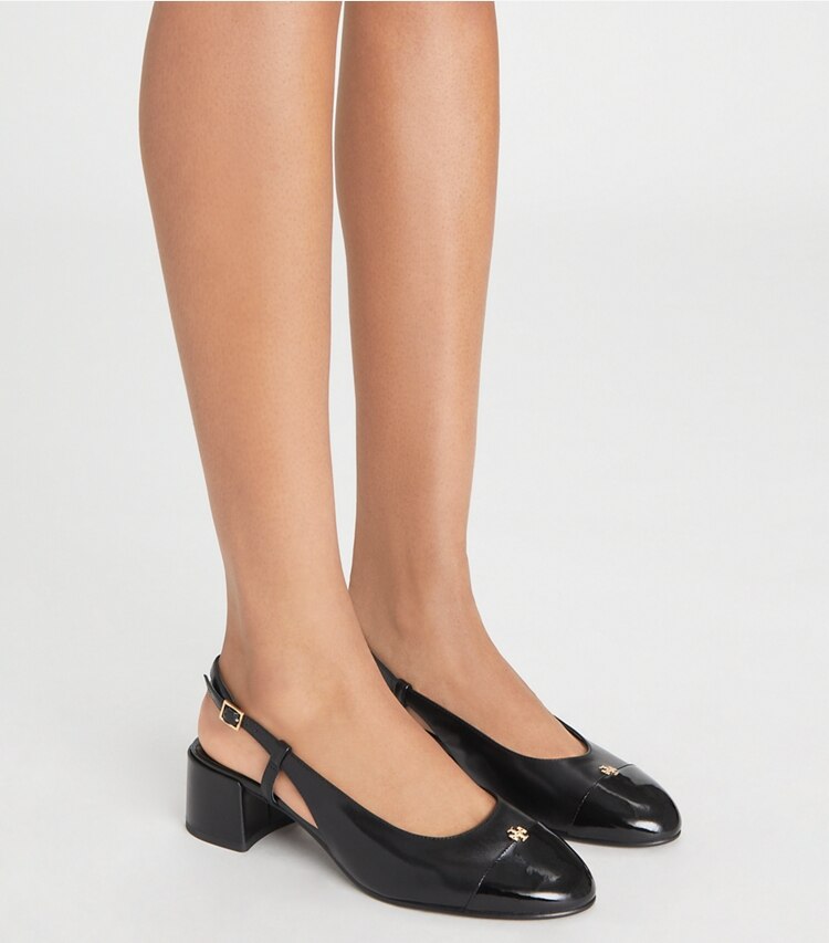 Tory Burch diseñador tacones Zapato con tira trasera y puntera en PERFECT BLACK / PERFECT BLACK accesorio en modelo