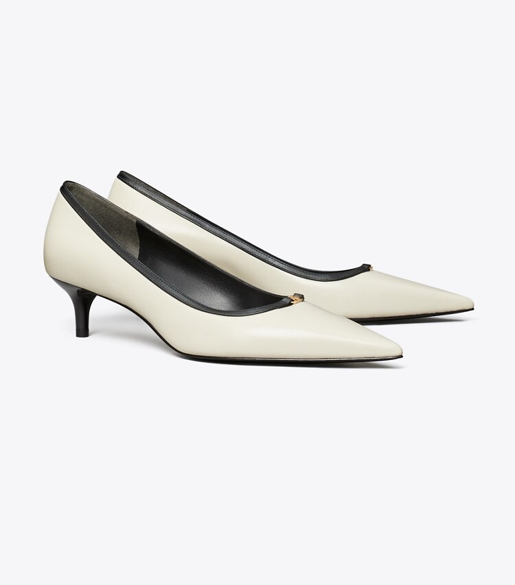 Tory Burch diseñador tacones Zapato de tacón bajo con hebilla doble T en LIGHT CREAM / PERFECT BLACK ángulo