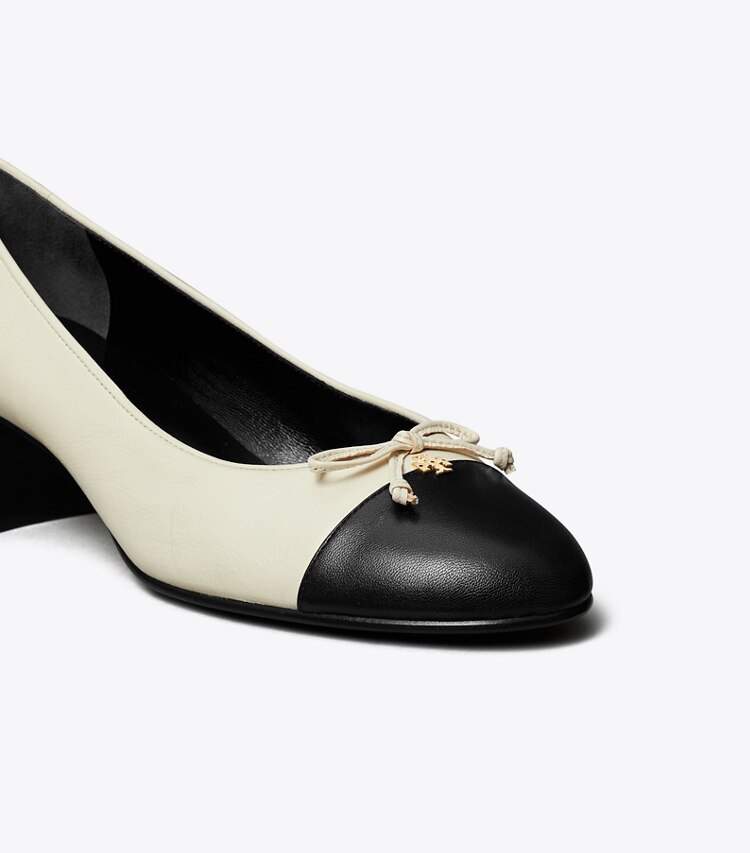 Tory Burch diseñador tacones Zapato de tacón con puntera en LIGHT CREAM / PERFECT BLACK detalle