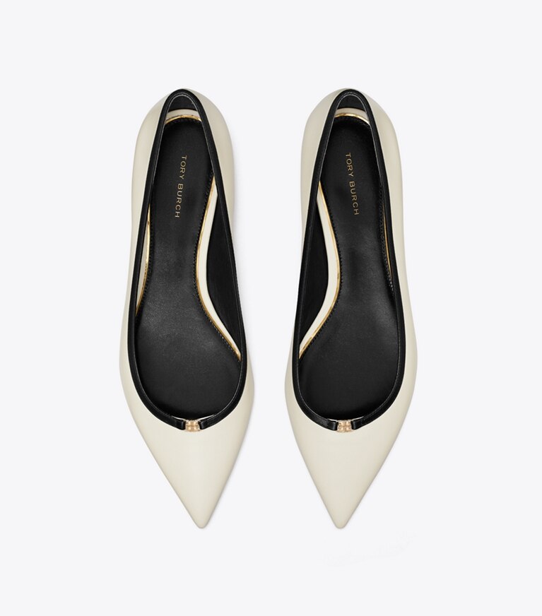 Tory Burch diseñador zapatos planos Zapato plano con hebilla doble T en LIGHT CREAM / PERFECT BLACK vista superior