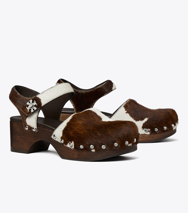 Tory Burch diseñador tacones Zueco con broche giratorio en Mocha Brown / SHEA BUTTER ángulo