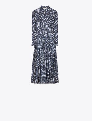 Shop Tory Burch Printed Pleated Silk Twill Dress In Navy Warped Gingham