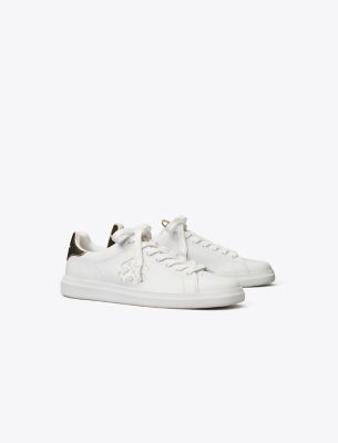 Tory Burch Howell Bicolor Double T Low-top Sneakers In Titanium White/spark Gold