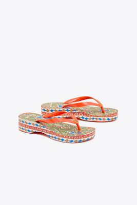 PRINTED CARVED WEDGE FLIP-FLOP